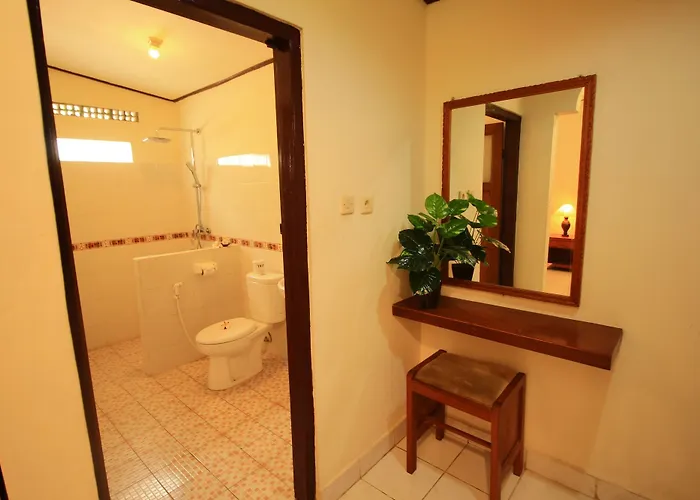 Hotel Lovina 3*